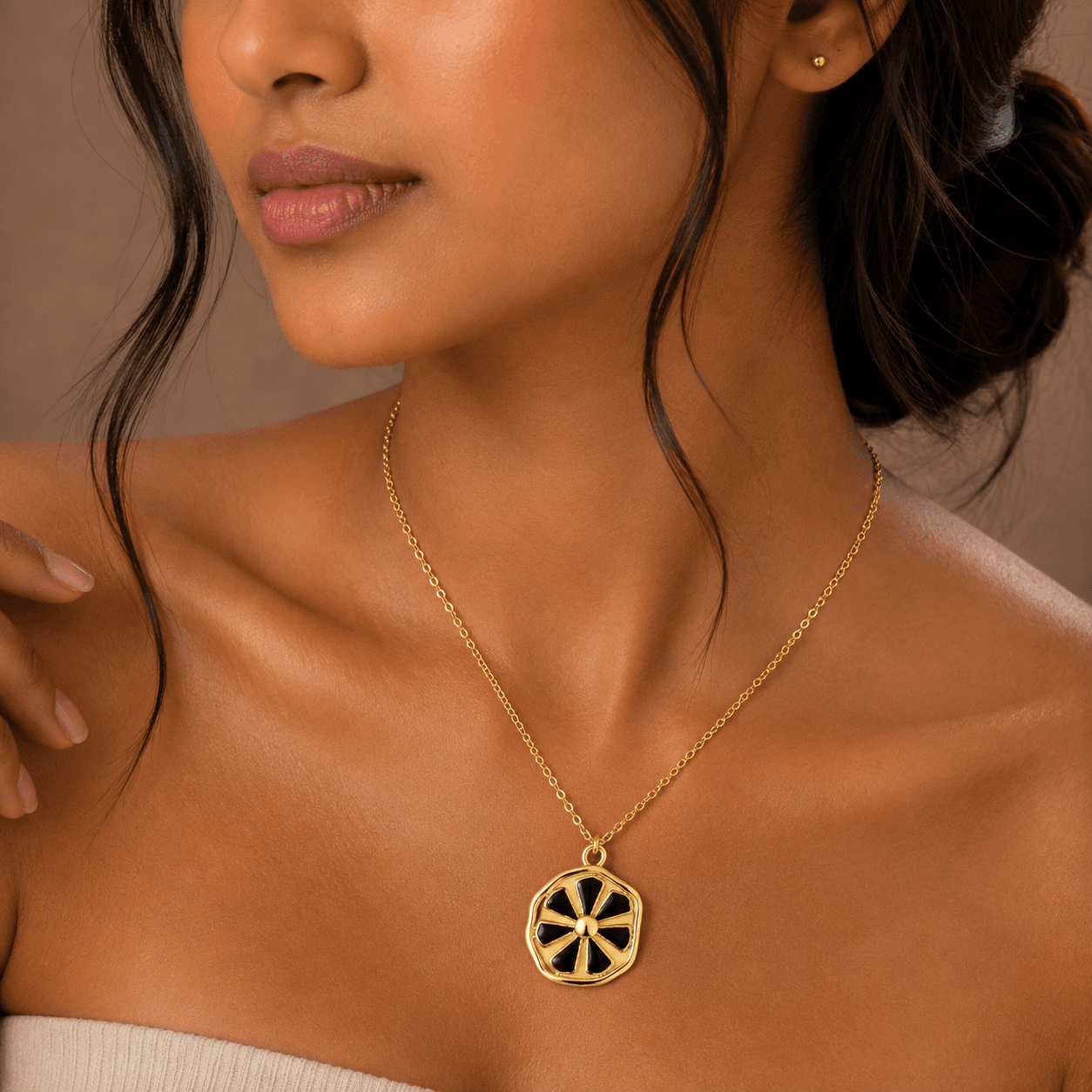 Midnnight Bloom Demi-Fine Pendant — thumbnail 4