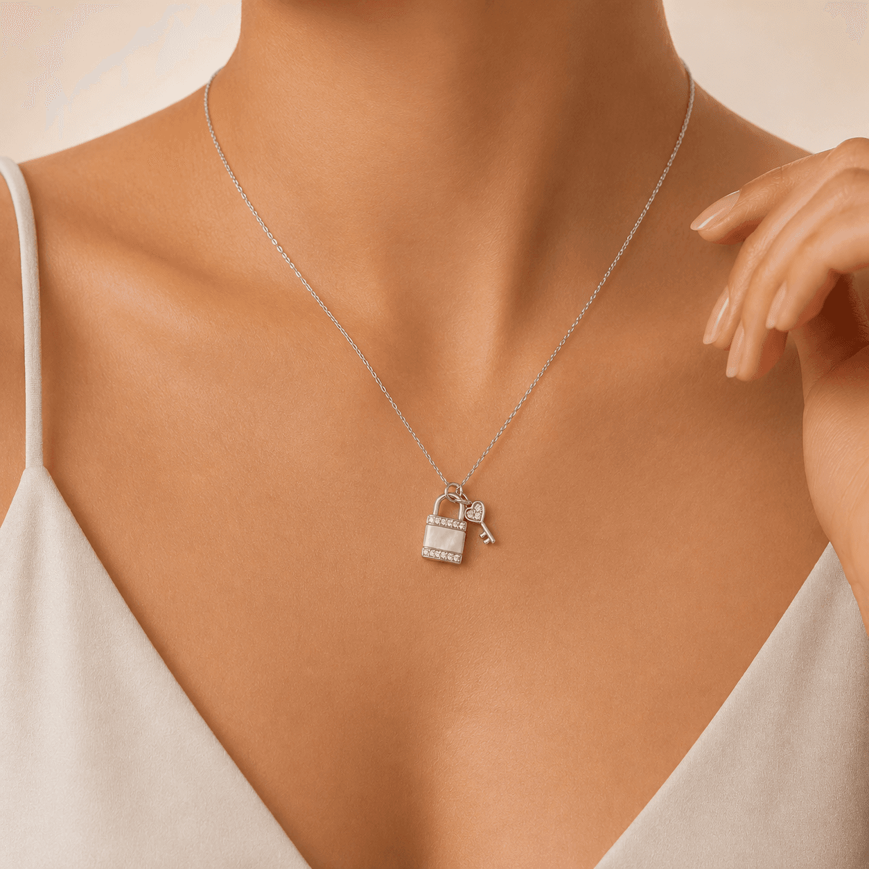 Little Promise 925 Sterling Silver Pendant — thumbnail 4